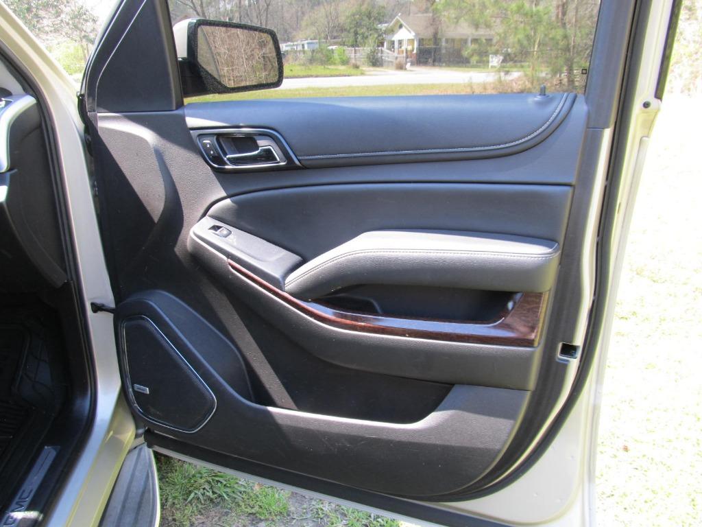 2015 GMC Yukon SLT photo