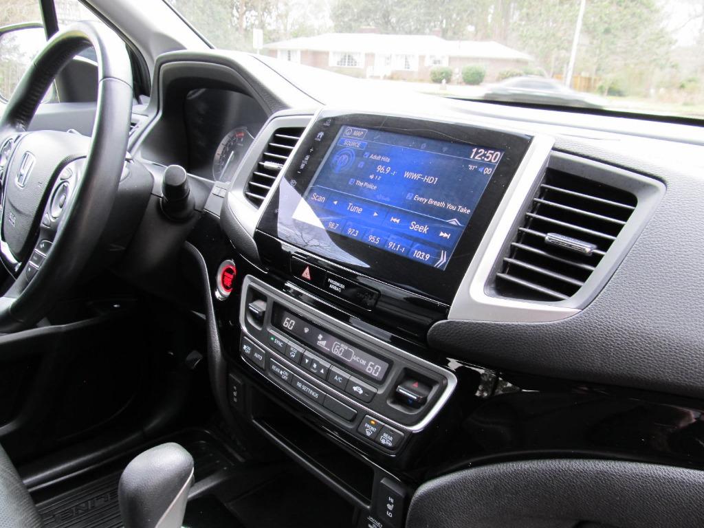 2017 Honda Ridgeline RTL-E photo