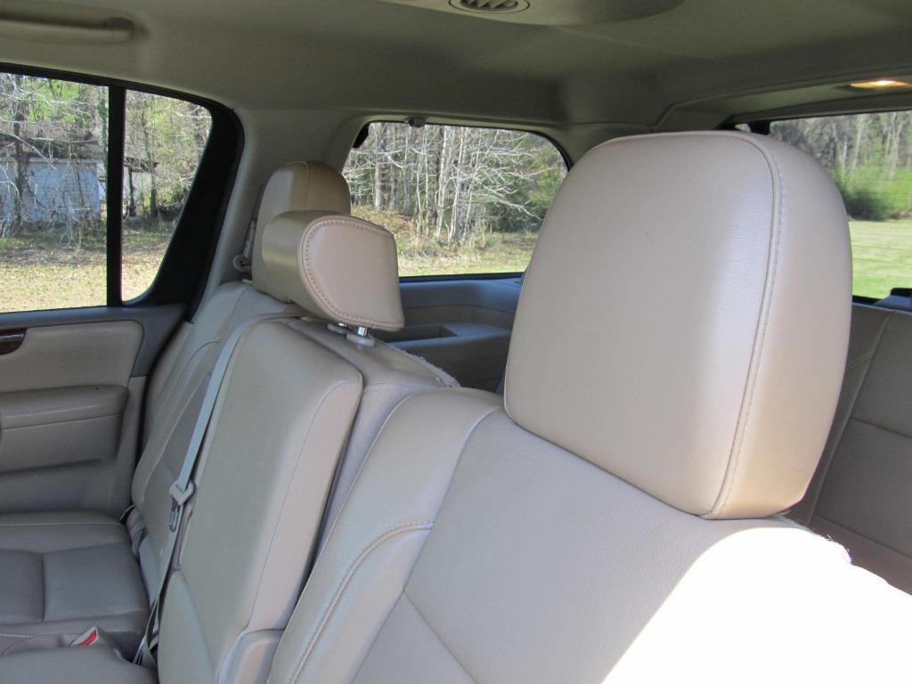 2013 Nissan Armada SV photo