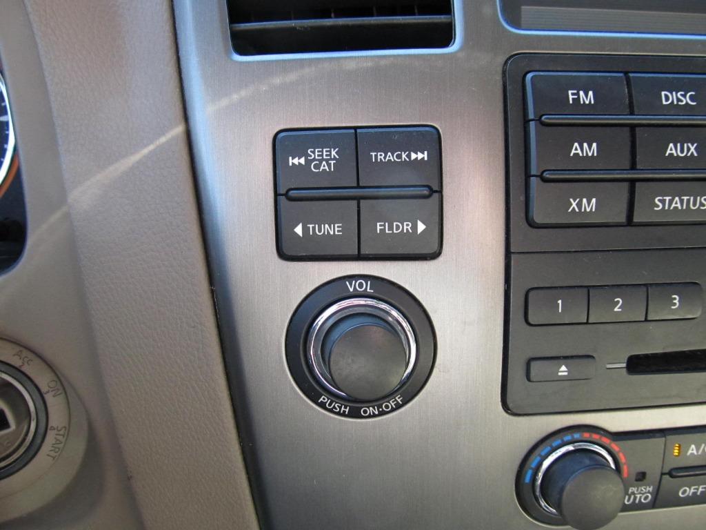 2013 Nissan Armada SV photo