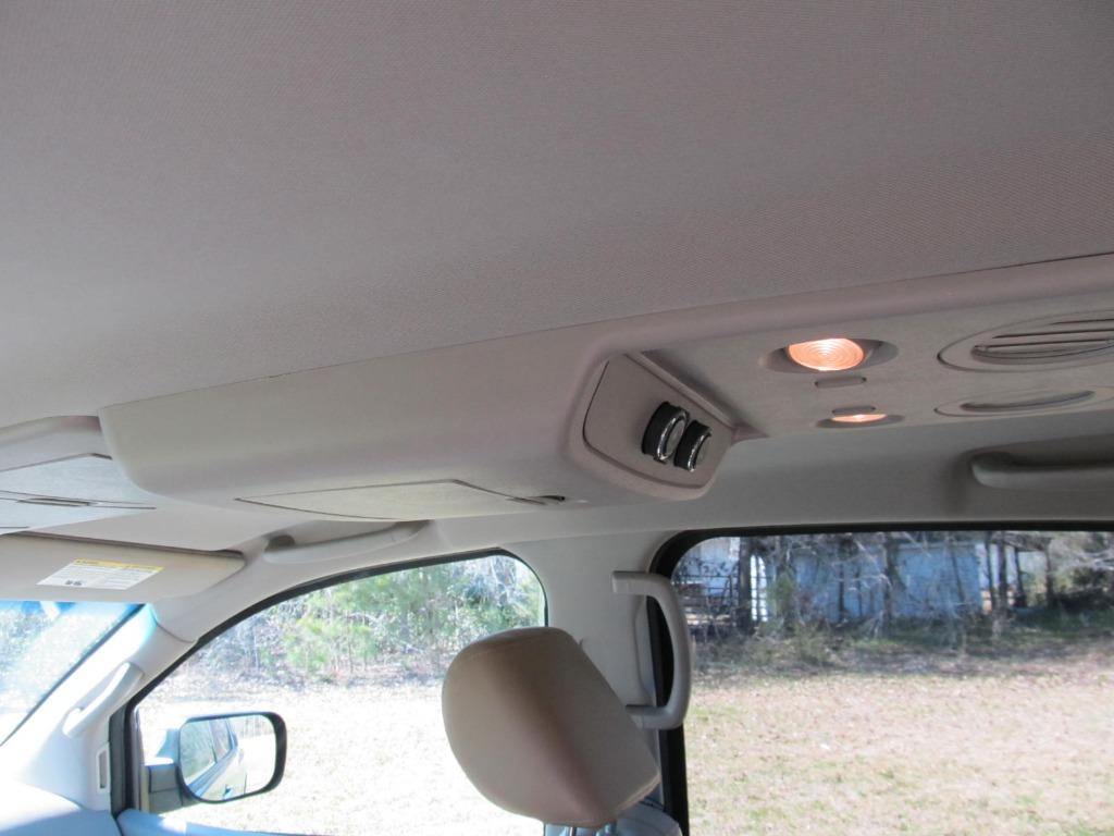 2013 Nissan Armada SV photo