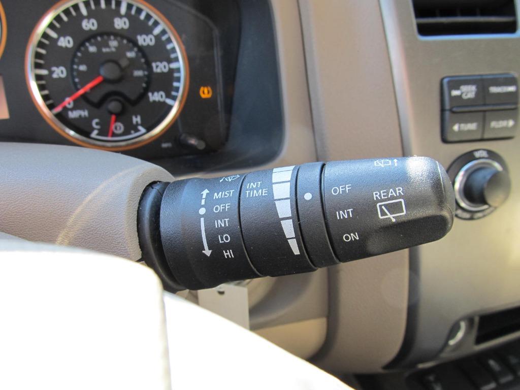 2013 Nissan Armada SV photo
