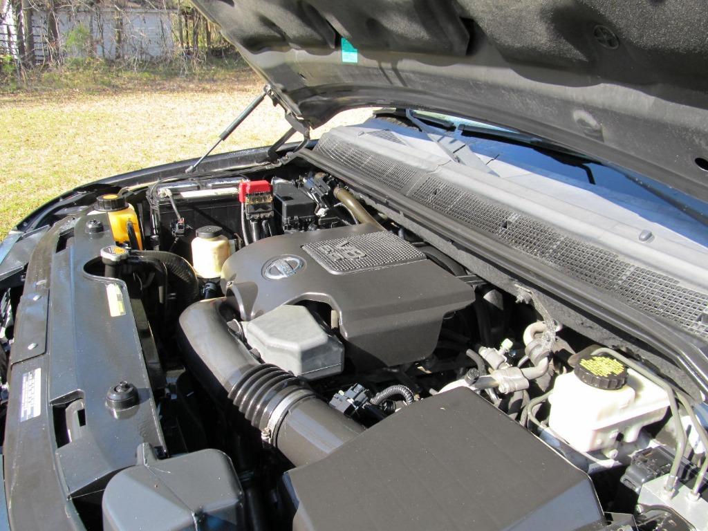 2013 Nissan Armada SV photo