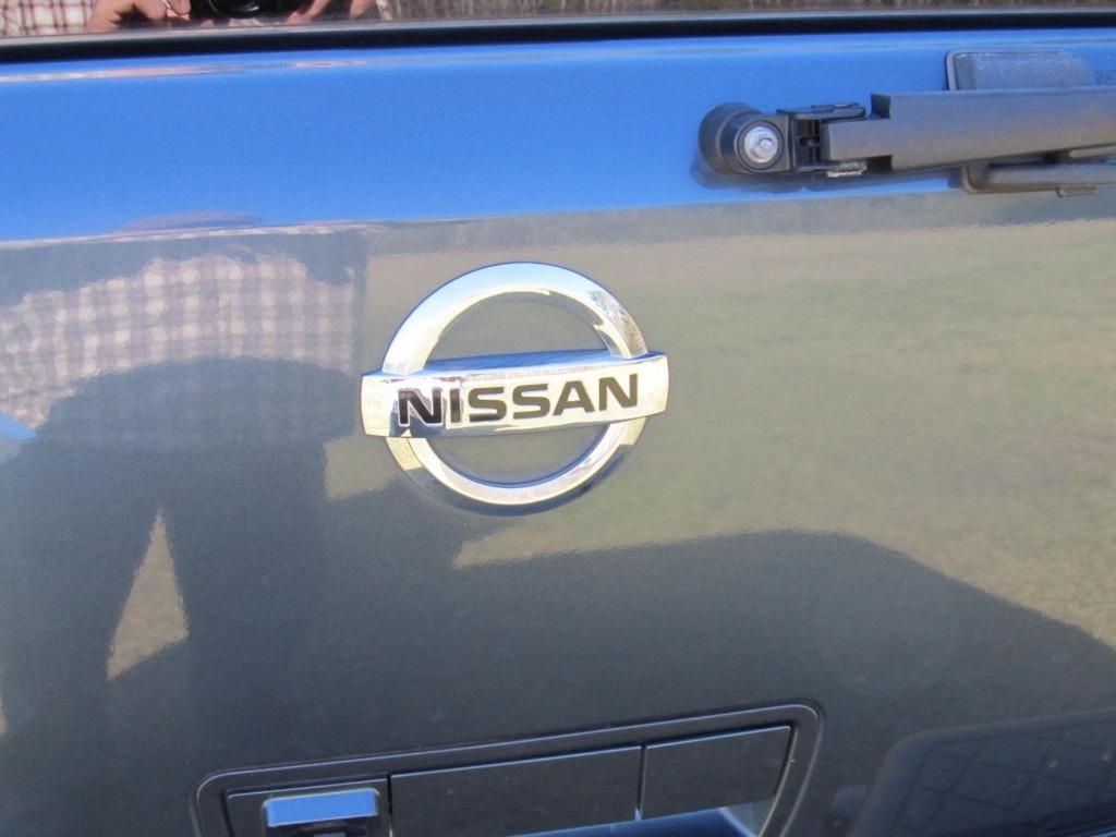 2013 Nissan Armada SV photo