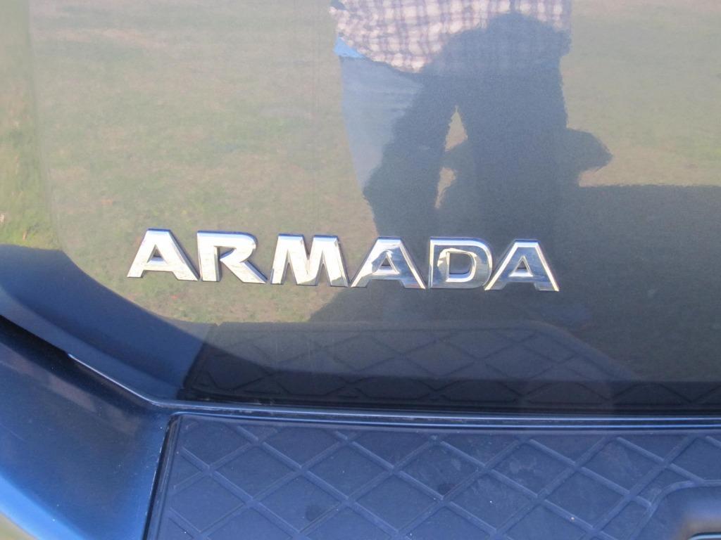 2013 Nissan Armada SV photo