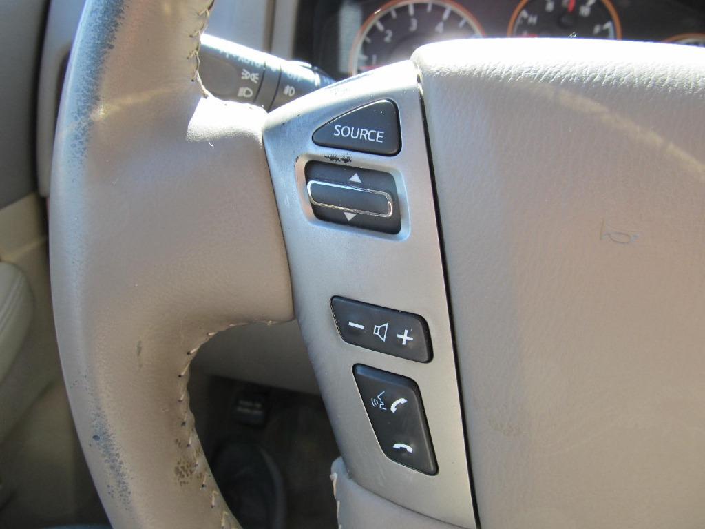 2013 Nissan Armada SV photo