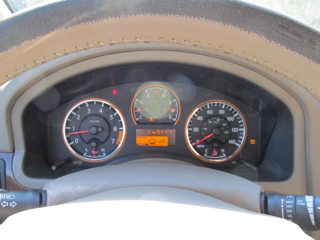 2013 Nissan Armada SV photo