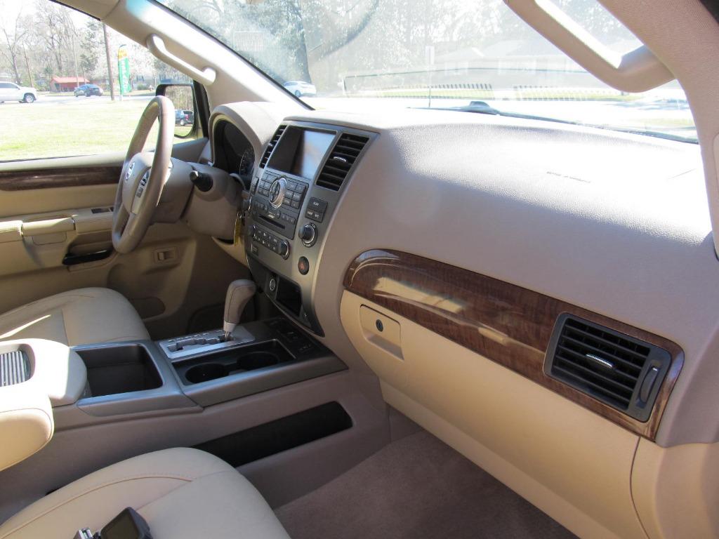 2013 Nissan Armada SV photo