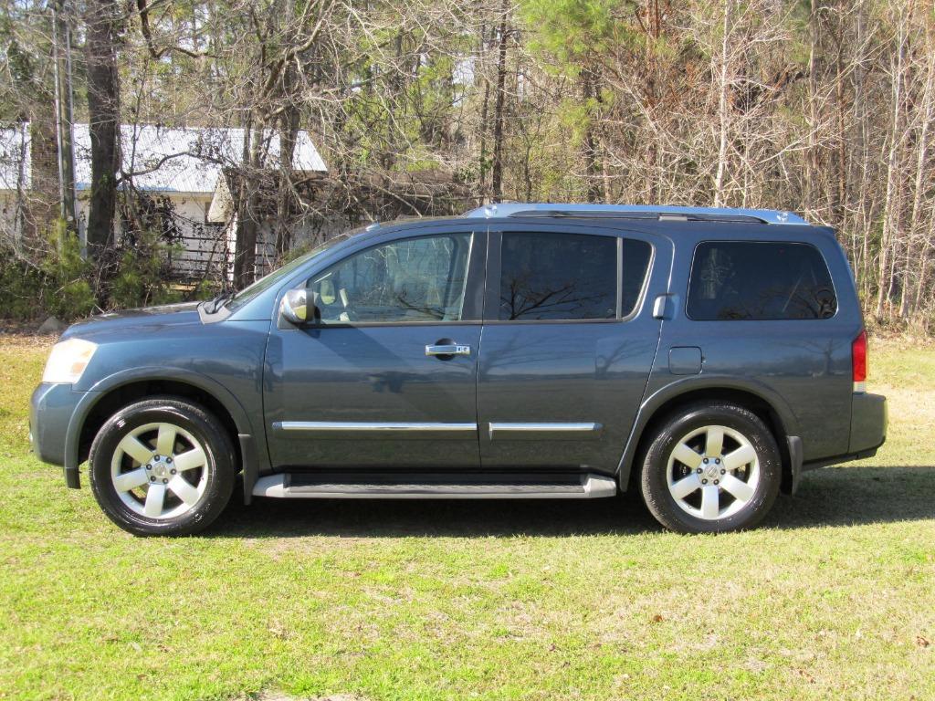 2013 Nissan Armada SV photo