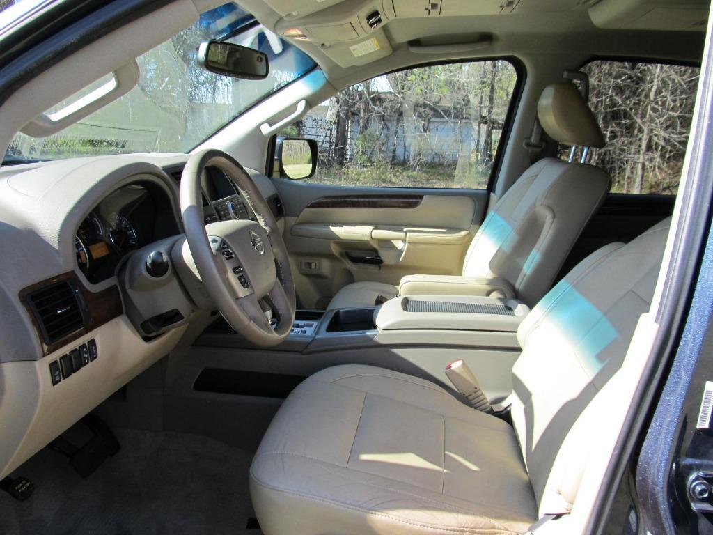 2013 Nissan Armada SV photo