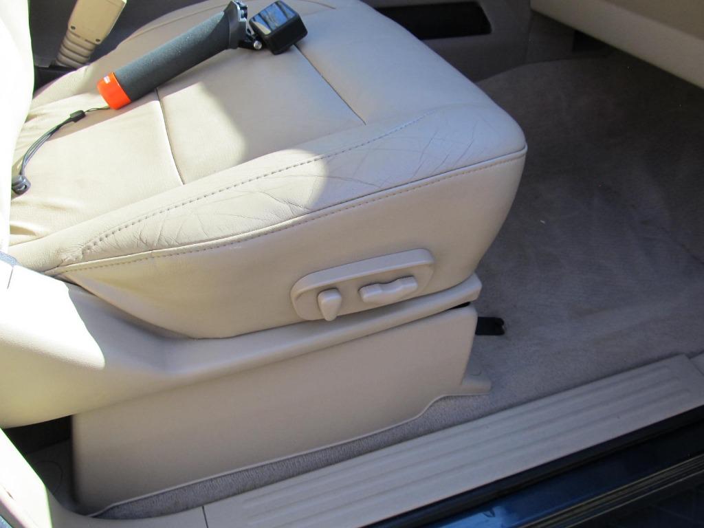 2013 Nissan Armada SV photo