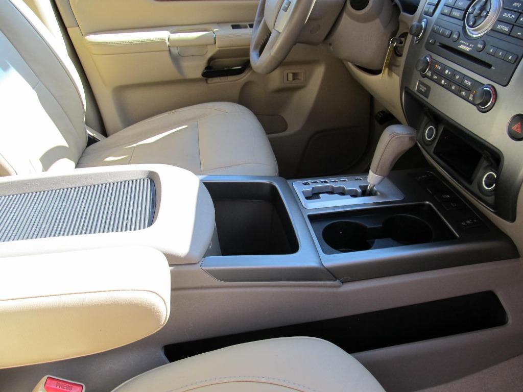 2013 Nissan Armada SV photo
