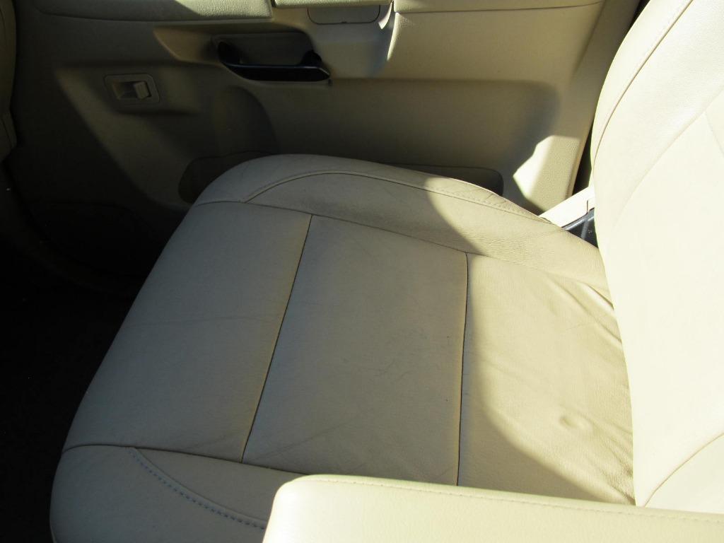 2013 Nissan Armada SV photo
