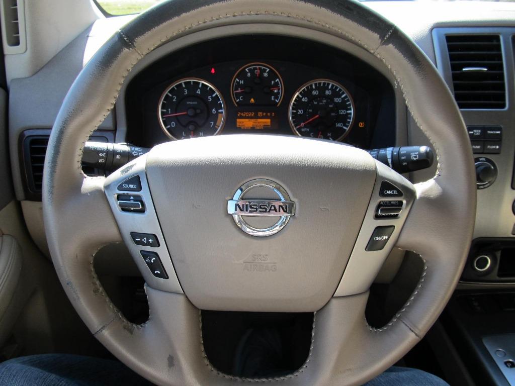2013 Nissan Armada SV photo