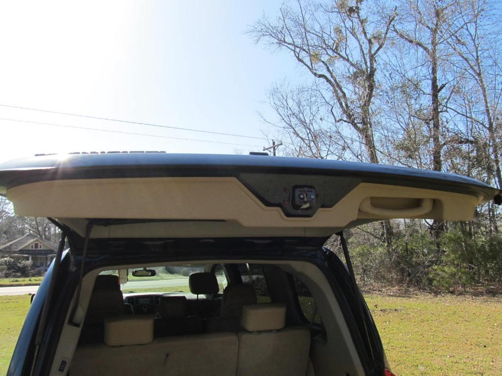 2013 Nissan Armada SV photo
