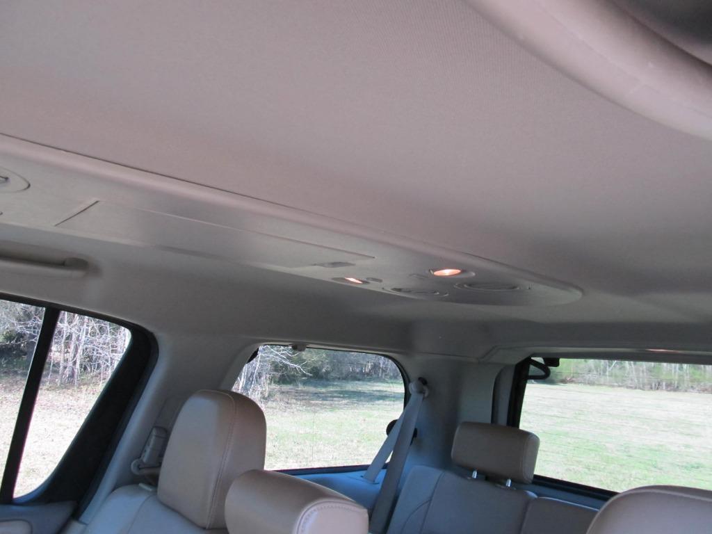 2013 Nissan Armada SV photo