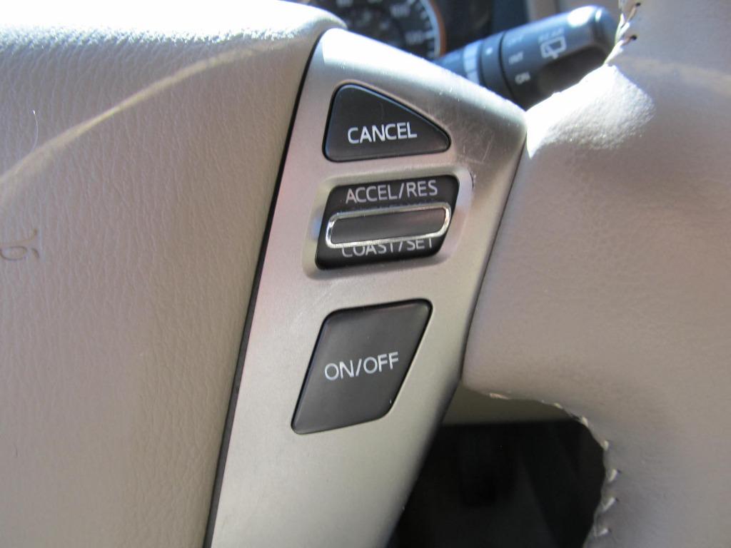 2013 Nissan Armada SV photo