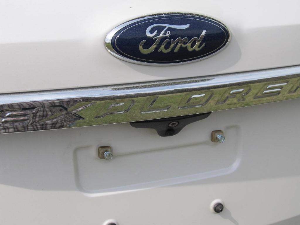 2017 Ford Explorer XLT photo