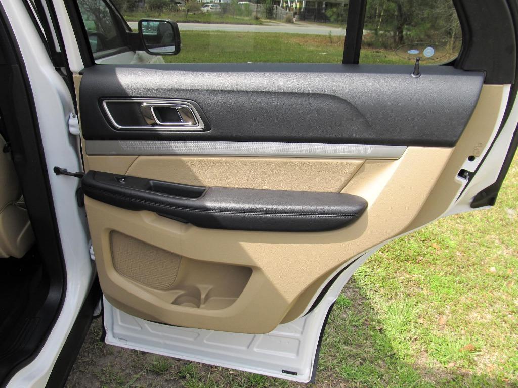 2017 Ford Explorer XLT photo