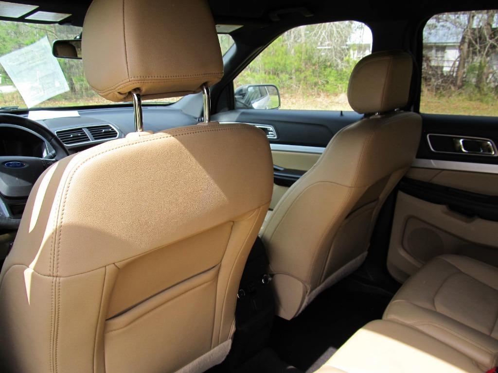2017 Ford Explorer XLT photo