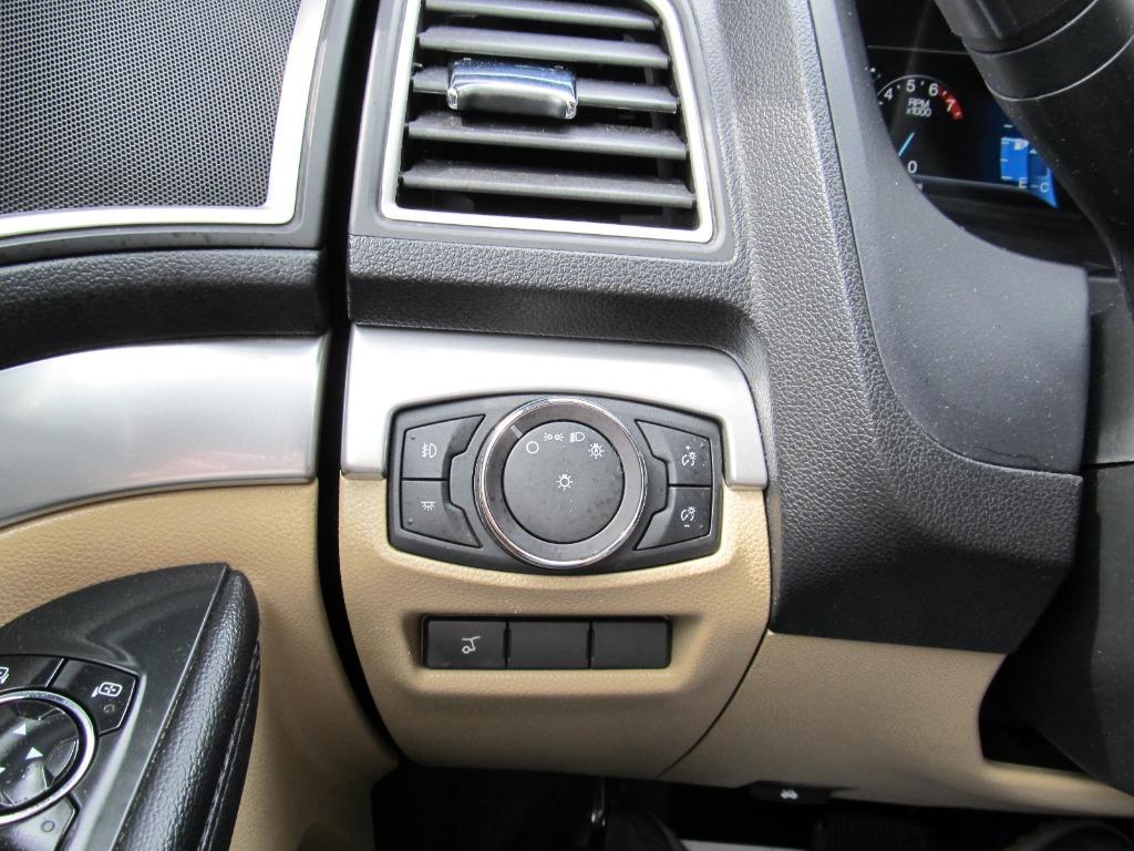 2017 Ford Explorer XLT photo