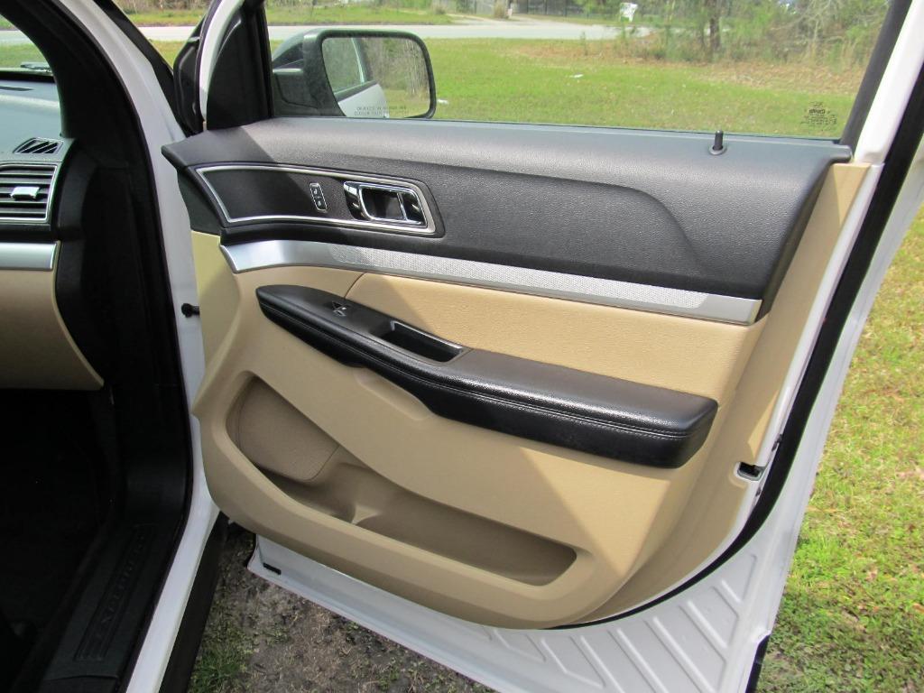 2017 Ford Explorer XLT photo