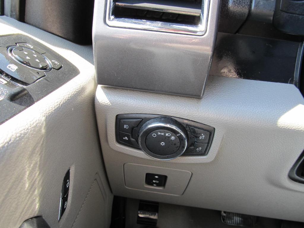 2016 Ford F150 XLT photo