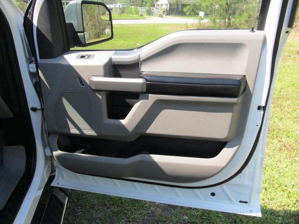 2016 Ford F150 XLT photo