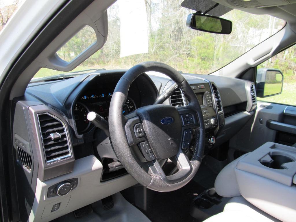 2016 Ford F150 XLT photo