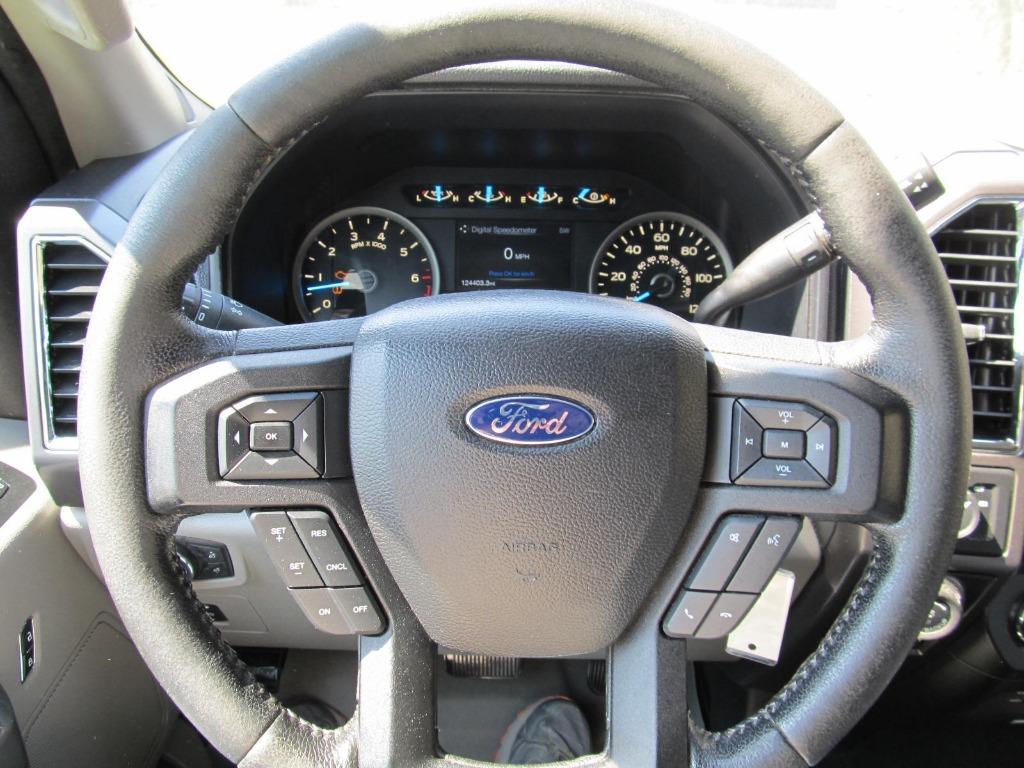 2016 Ford F150 XLT photo
