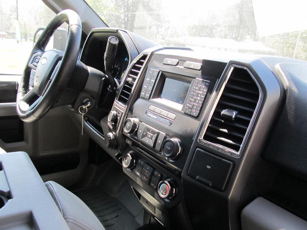 2016 Ford F150 XLT photo