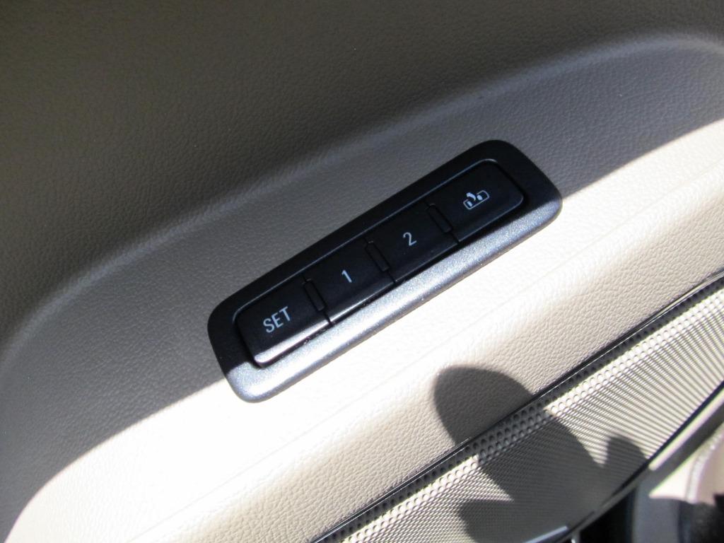 2015 Chevrolet Suburban LTZ 1500 photo