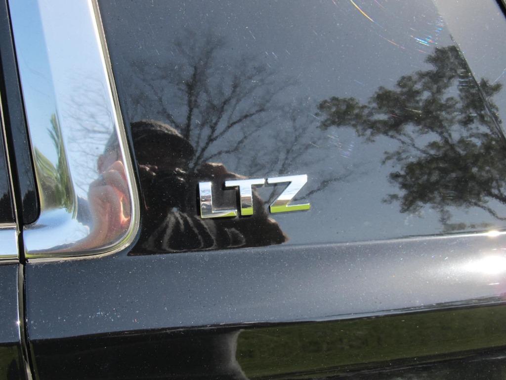 2015 Chevrolet Suburban LTZ 1500 photo