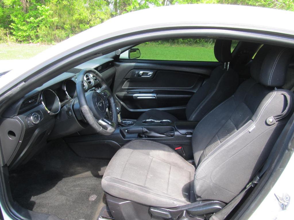 2017 Ford Mustang photo