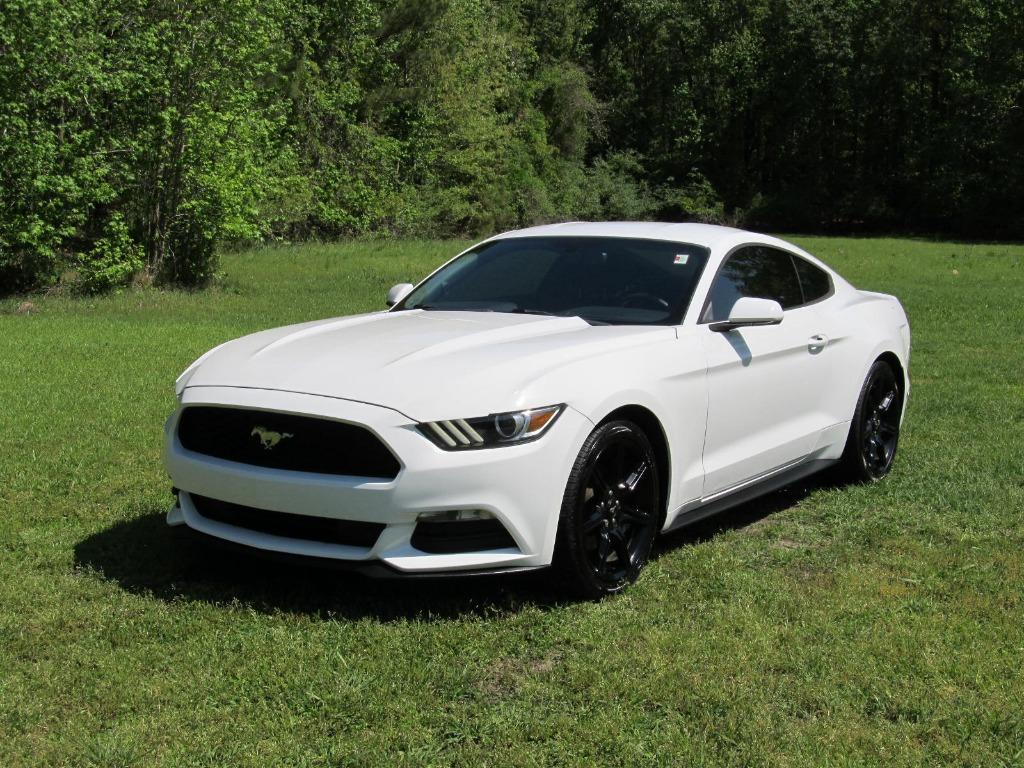2017 Ford Mustang photo