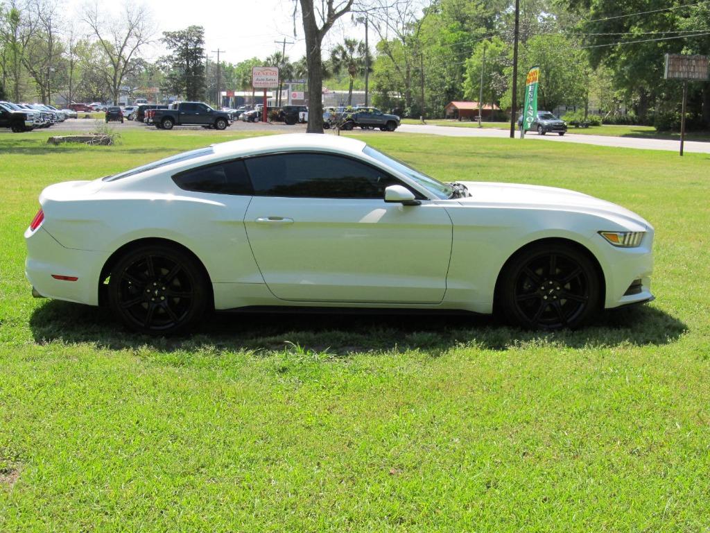 2017 Ford Mustang photo