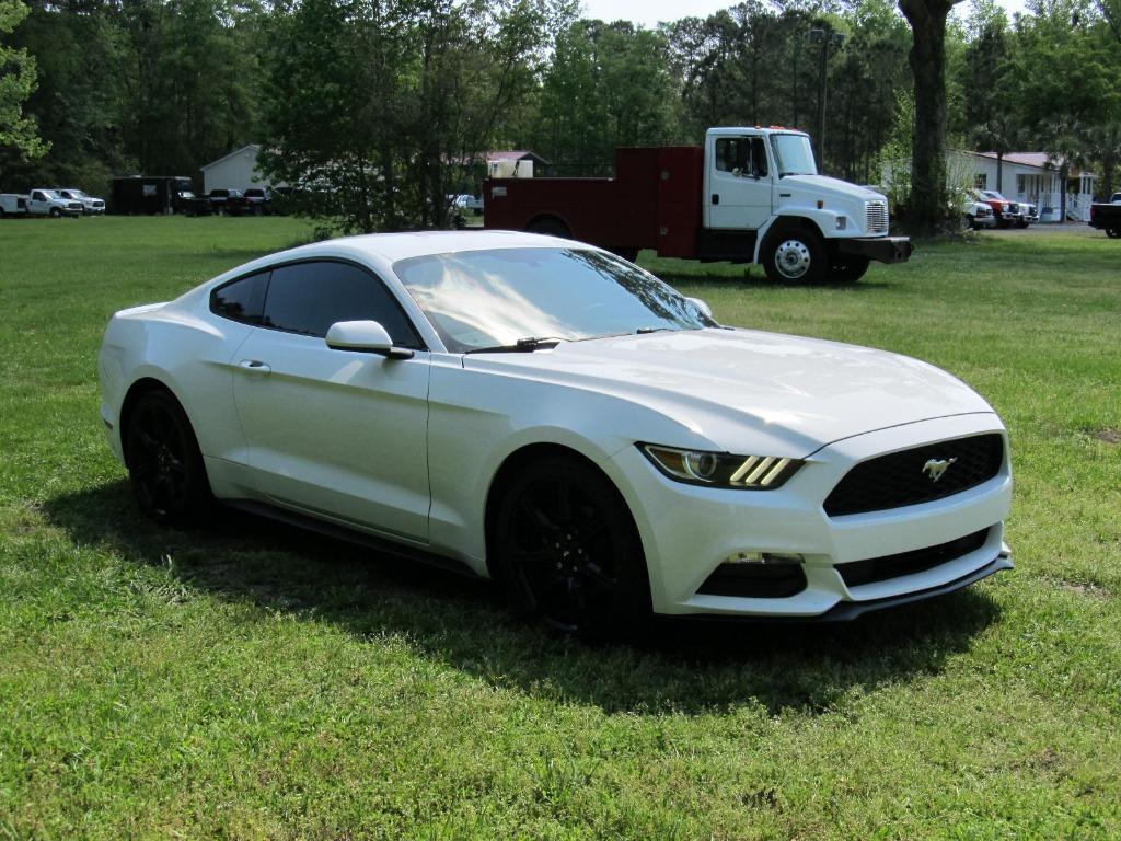 2017 Ford Mustang photo
