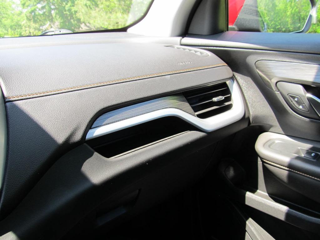 2020 GMC Terrain SLT photo