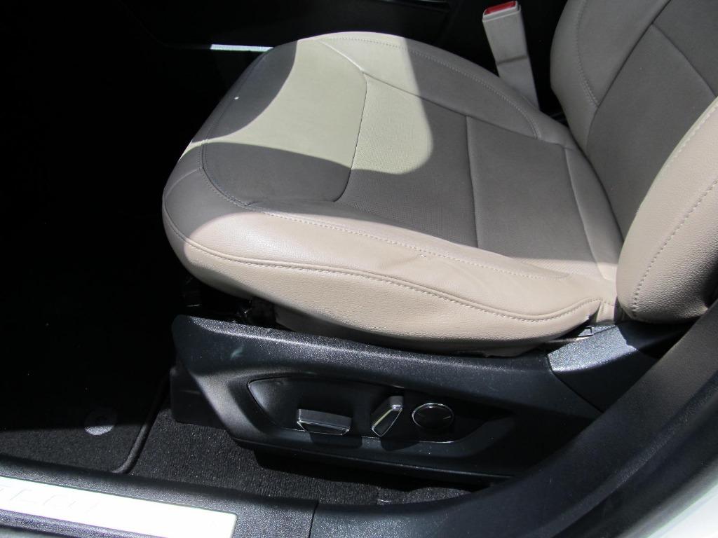2020 Ford Explorer Limited photo
