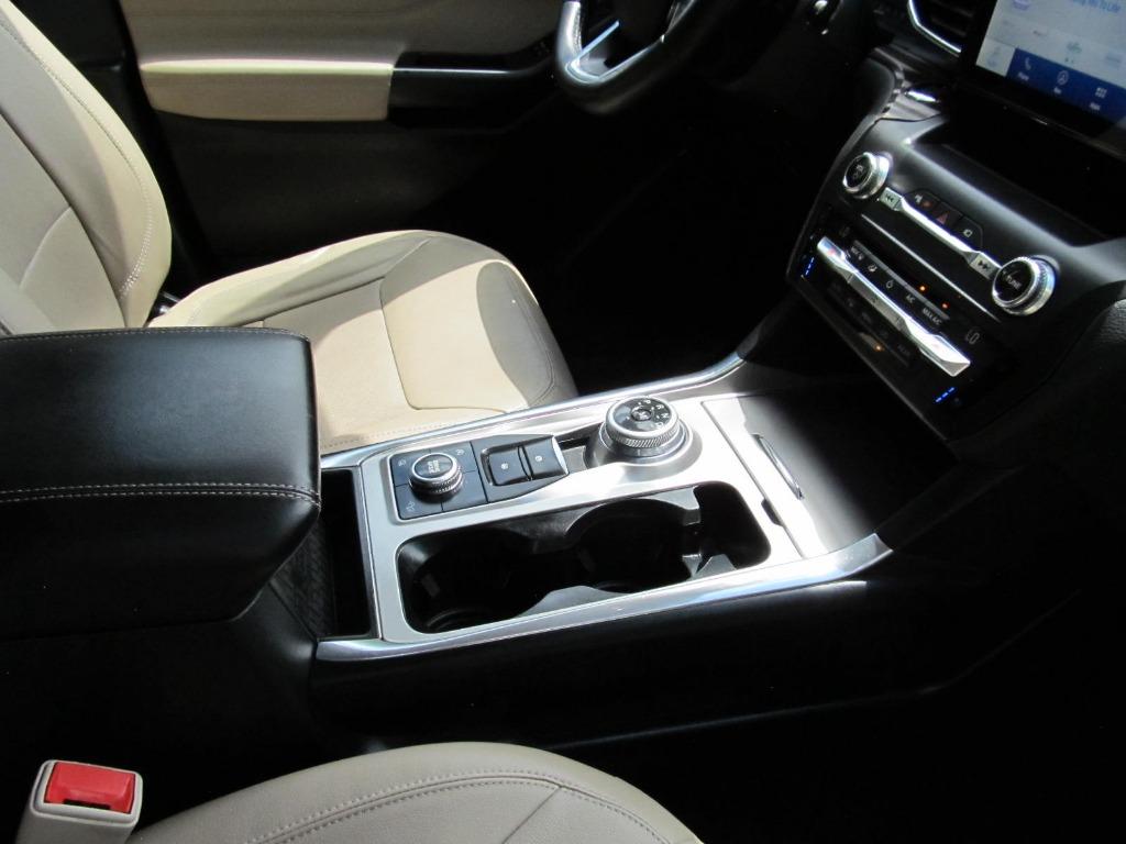 2020 Ford Explorer Limited photo