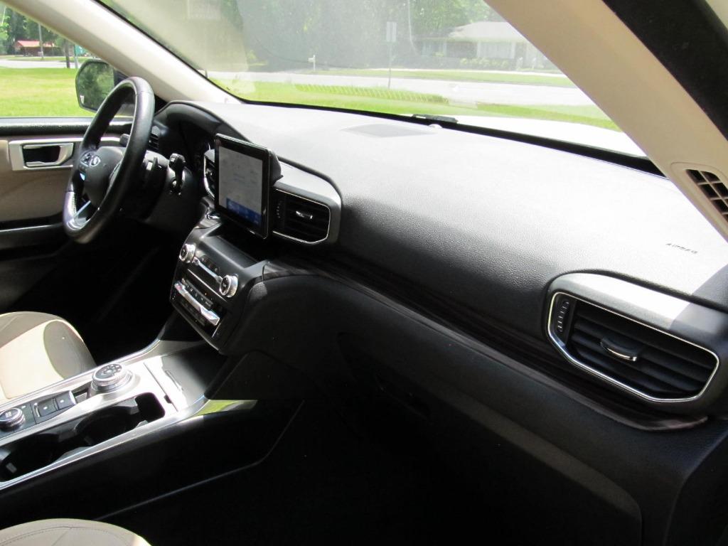 2020 Ford Explorer Limited photo