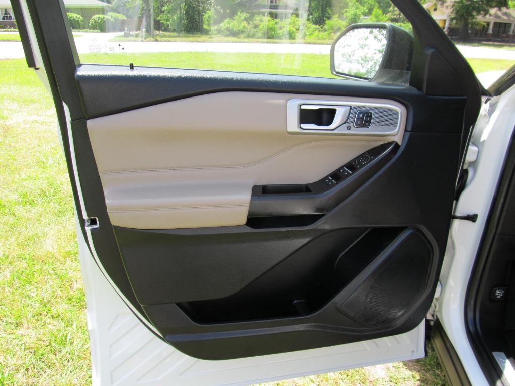 2020 Ford Explorer Limited photo