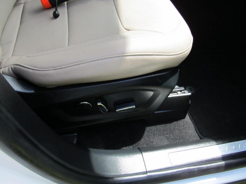 2020 Ford Explorer Limited photo