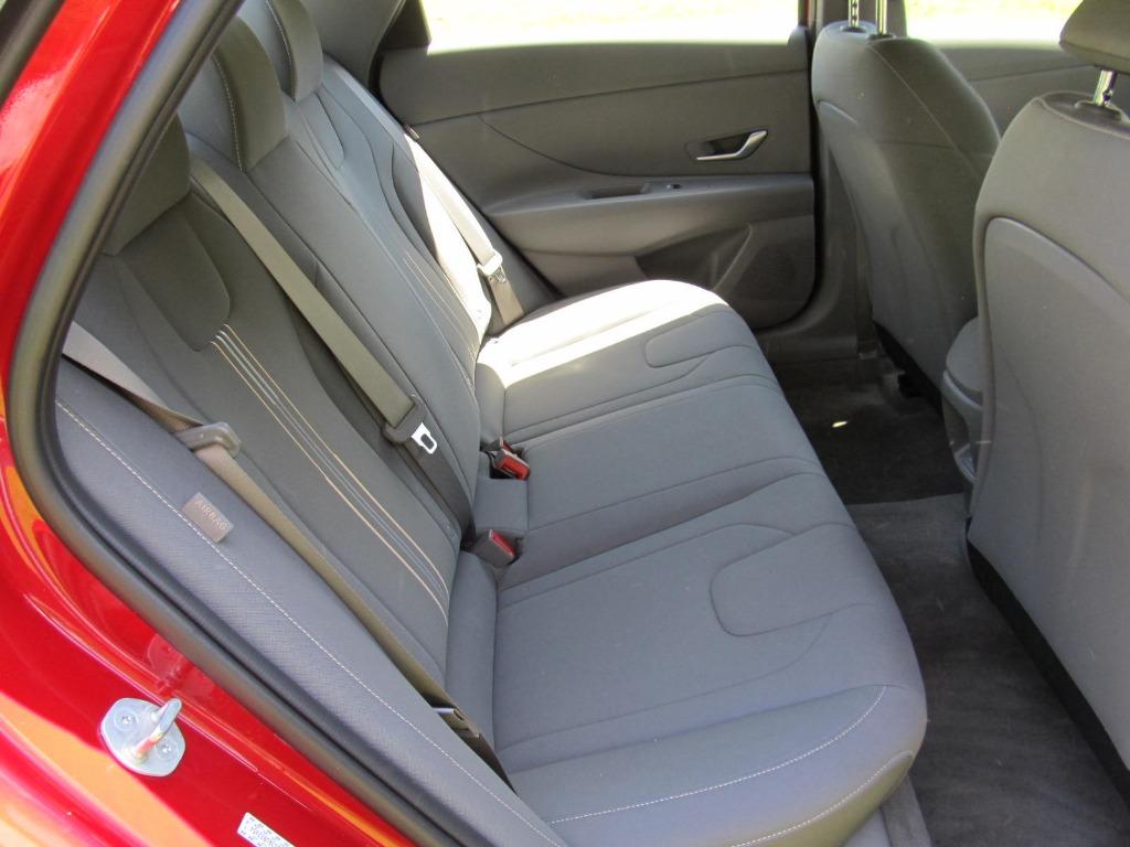 2024 Hyundai Elantra SEL photo 28