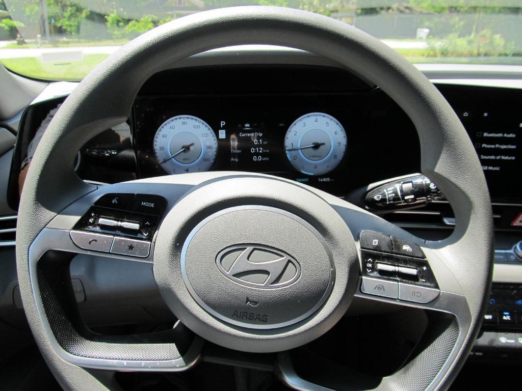 2024 Hyundai Elantra SEL photo 38