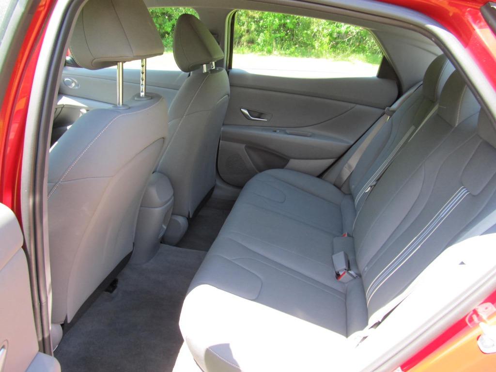 2024 Hyundai Elantra SEL photo 23