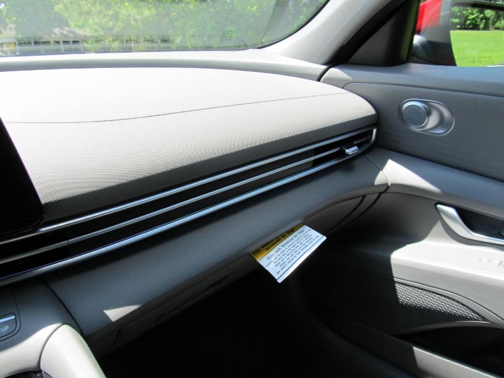 2024 Hyundai Elantra SEL photo 55