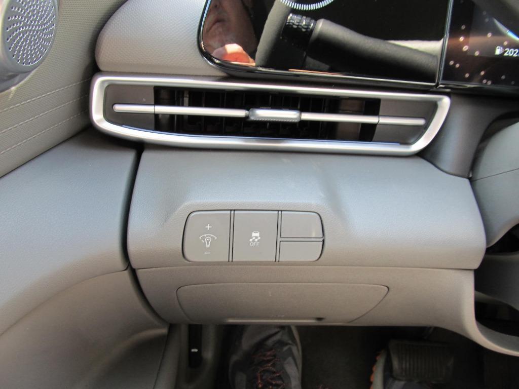 2024 Hyundai Elantra SEL photo 43