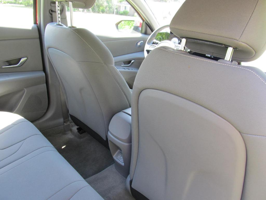 2024 Hyundai Elantra SEL photo 29