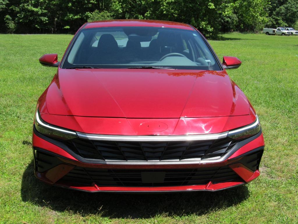 2024 Hyundai Elantra SEL photo 9